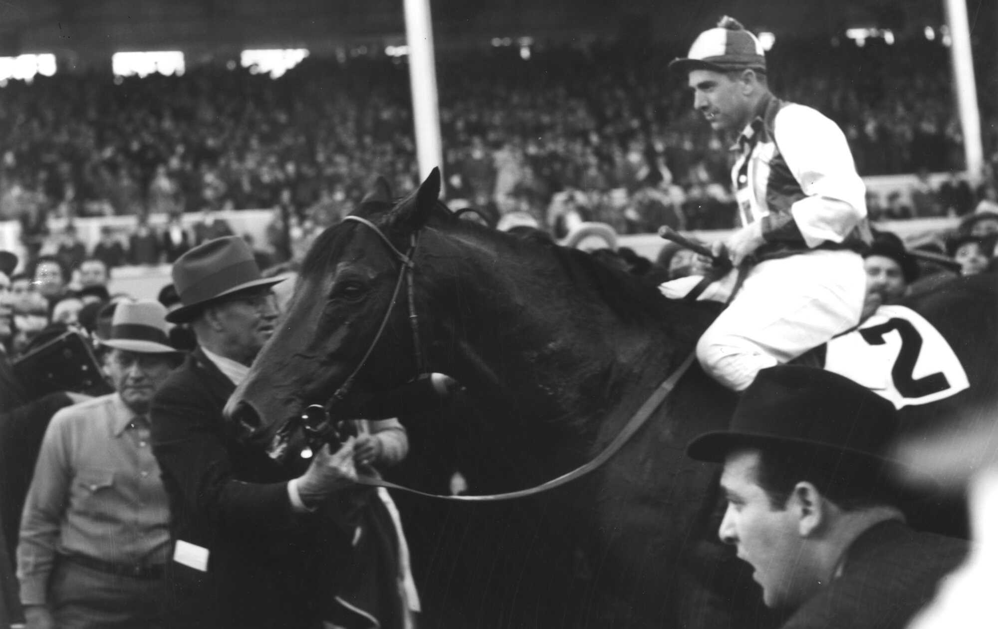Cavalos Famosos: Seabiscuit e Seu Impacto Duradouro nas Corridas Americanas